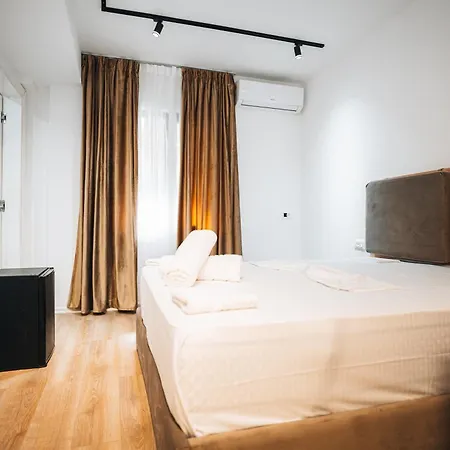 Hotel Noon Tirana