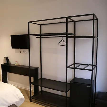 Noon Tirana