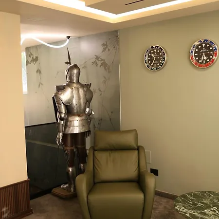 ホテル Noon ティラナ