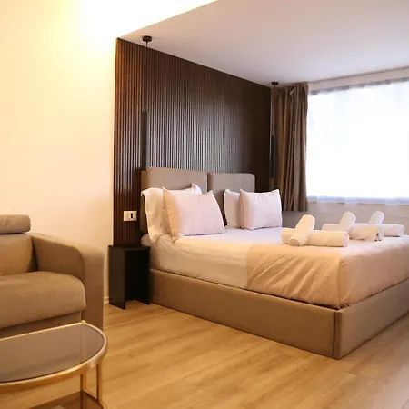 ホテル Noon ティラナ