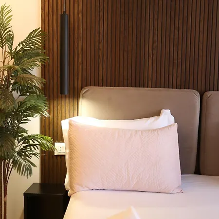 Otel Noon