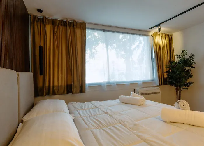 Noon Hotel Tirana